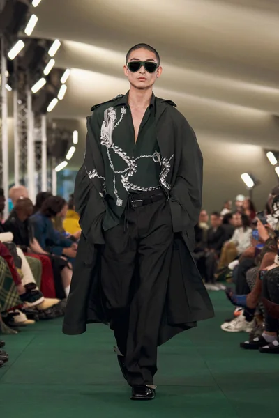 Look 12